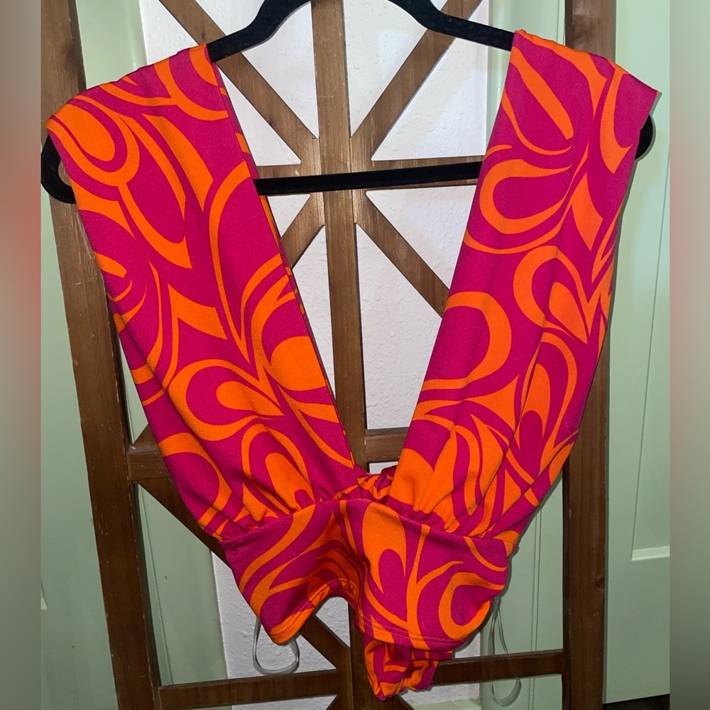 Windsor Pink and Orange Groovy Patterned 4-Way Tie Top
